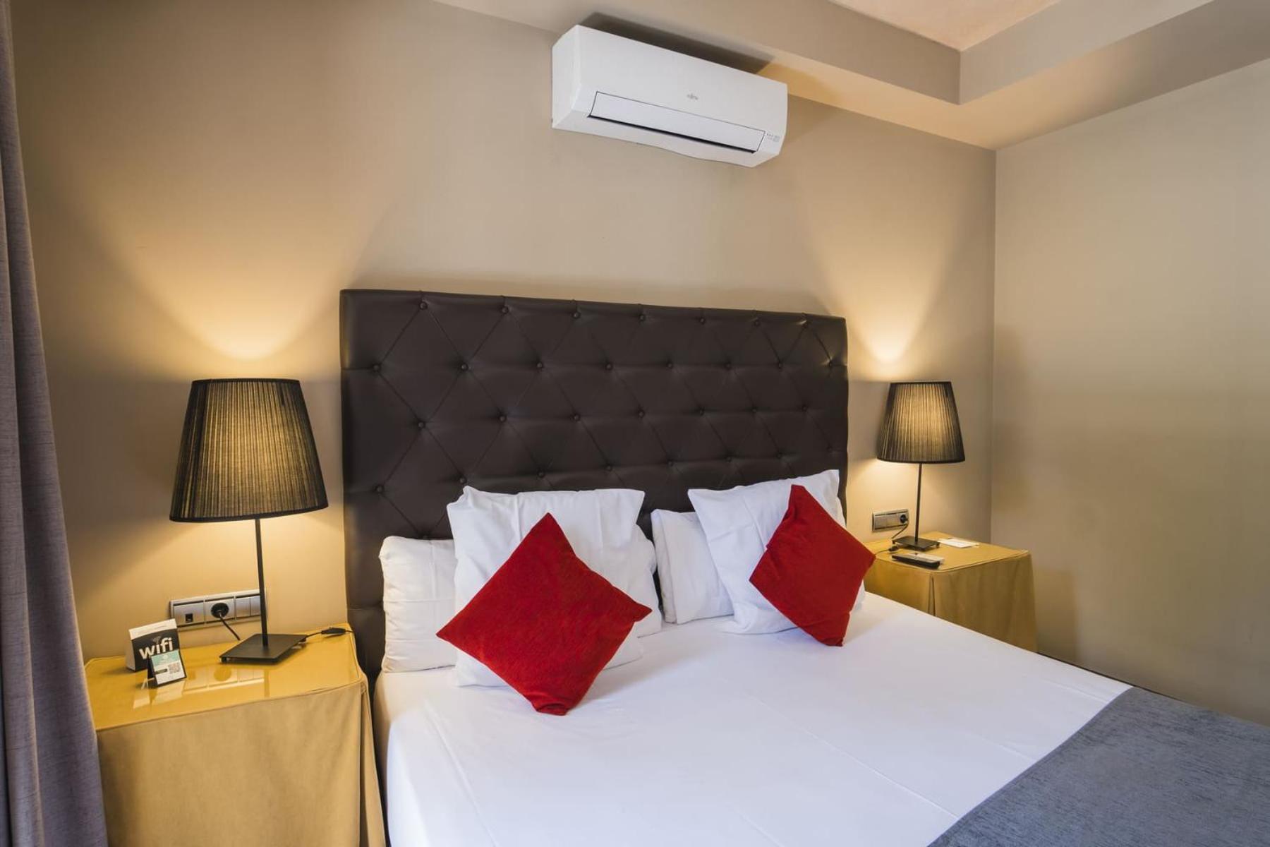 Hotel Alda Castillo De Оліте Екстер'єр фото